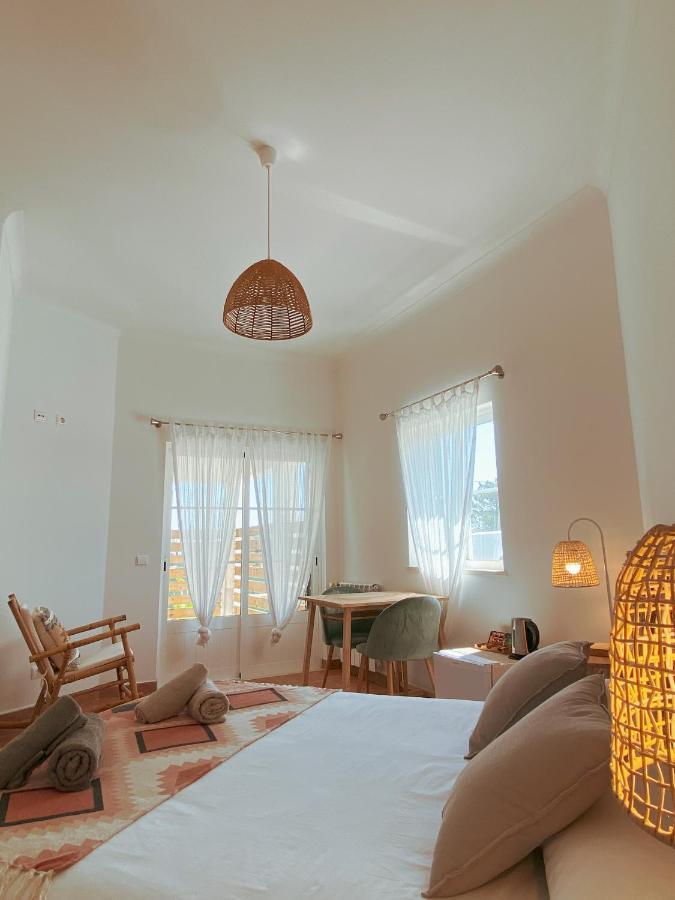 The Lighthouse Arrifana Homestay *