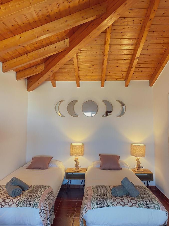 The Lighthouse Arrifana Homestay *